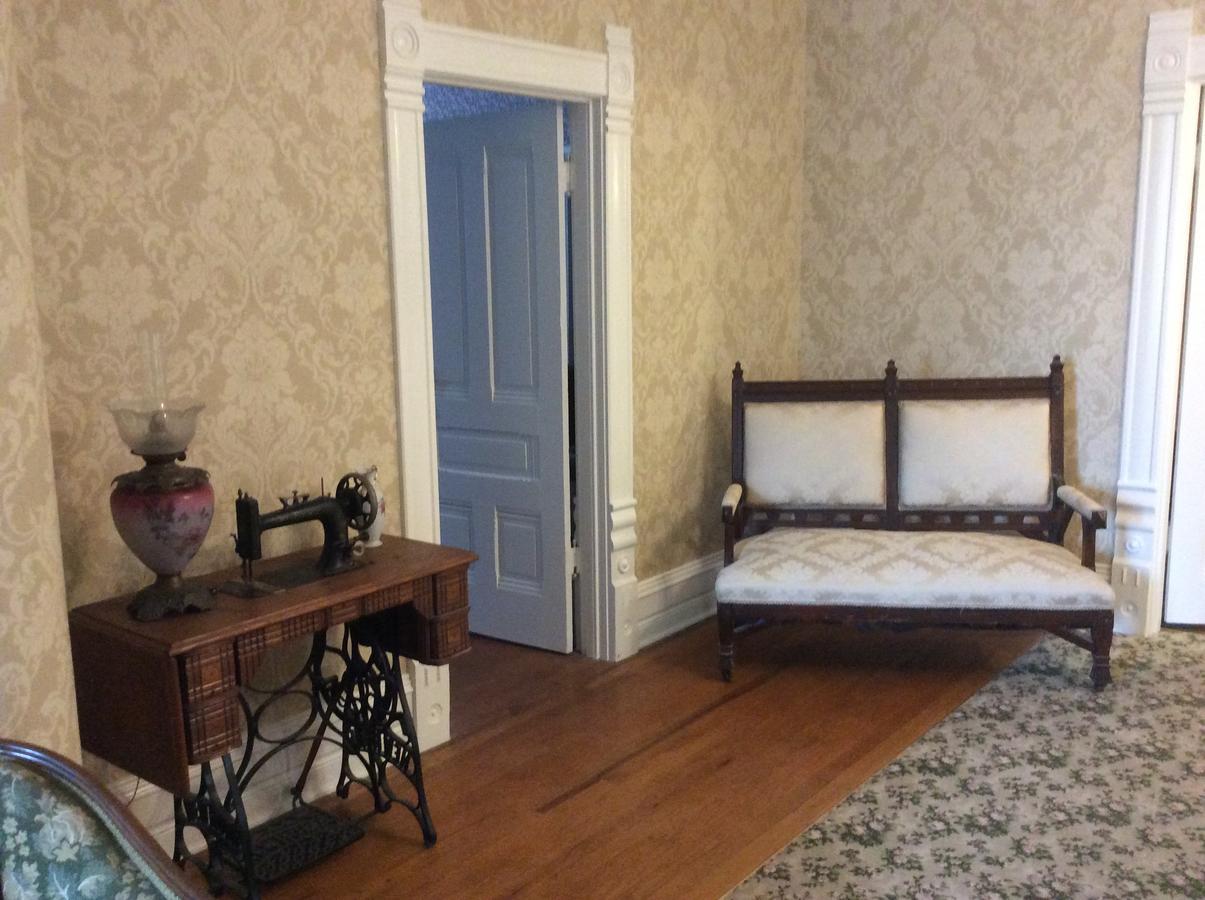 Grand Avenue Bed And Breakfast Картедж Екстер'єр фото